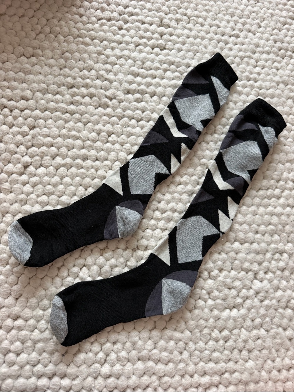 Men's Black & Gray Geometric Winter Ski Socks